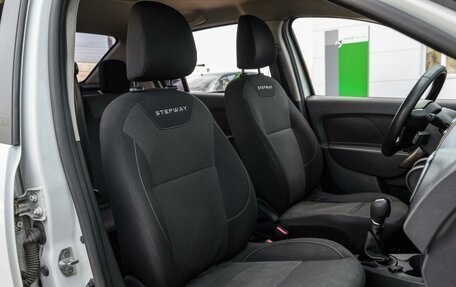 Renault Logan II, 2020 год, 949 000 рублей, 8 фотография