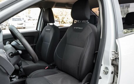 Renault Logan II, 2020 год, 949 000 рублей, 10 фотография
