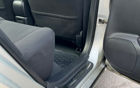 Toyota Avensis III рестайлинг, 2004 год, 595 000 рублей, 10 фотография