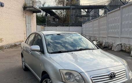 Toyota Avensis III рестайлинг, 2004 год, 595 000 рублей, 2 фотография