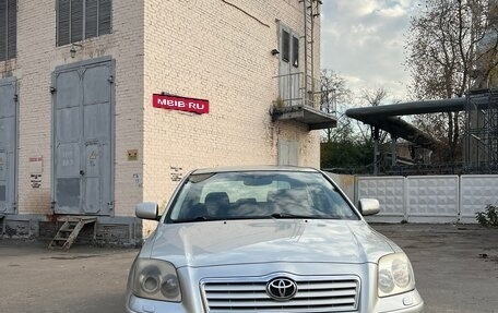Toyota Avensis III рестайлинг, 2004 год, 595 000 рублей, 3 фотография