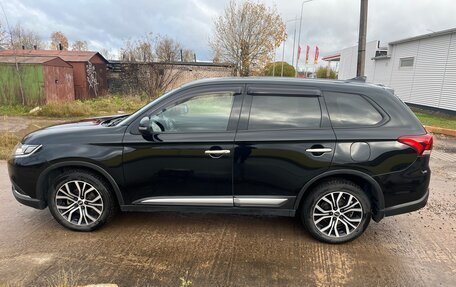 Mitsubishi Outlander III рестайлинг 3, 2020 год, 2 000 000 рублей, 2 фотография