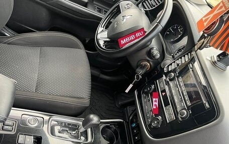 Mitsubishi Outlander III рестайлинг 3, 2020 год, 2 000 000 рублей, 13 фотография