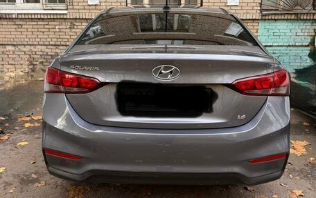 Hyundai Solaris II рестайлинг, 2018 год, 1 350 000 рублей, 4 фотография