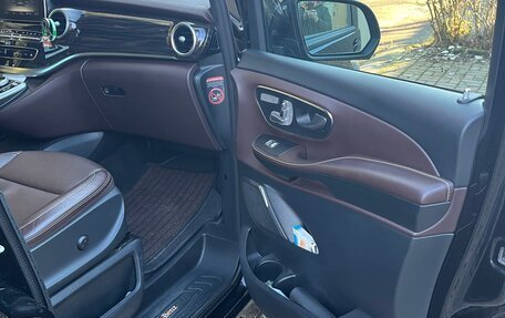 Mercedes-Benz V-Класс, 2017 год, 4 850 000 рублей, 11 фотография