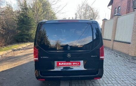 Mercedes-Benz V-Класс, 2017 год, 4 850 000 рублей, 13 фотография