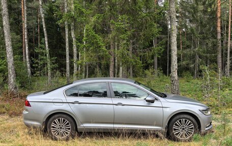 Volkswagen Passat B8 рестайлинг, 2017 год, 1 625 000 рублей, 13 фотография
