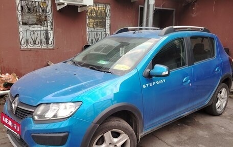 Renault Sandero II рестайлинг, 2018 год, 890 000 рублей, 2 фотография