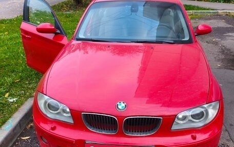 BMW 1 серия, 2006 год, 600 000 рублей, 1 фотография