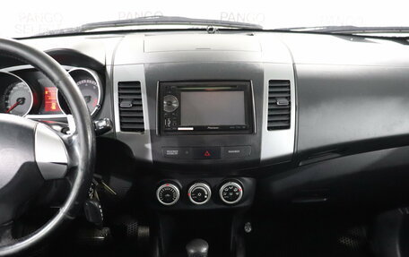 Mitsubishi Outlander III рестайлинг 3, 2008 год, 914 000 рублей, 12 фотография