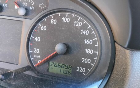 Volkswagen Polo IV рестайлинг, 2002 год, 140 000 рублей, 8 фотография