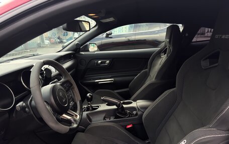 Ford Mustang VI рестайлинг, 2018 год, 7 500 000 рублей, 19 фотография