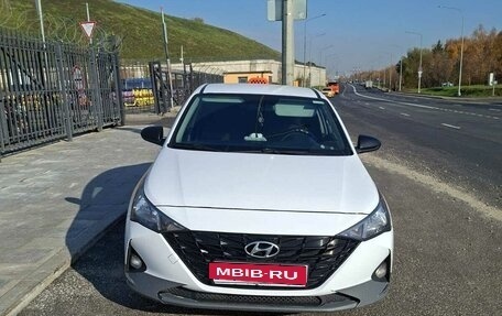 Hyundai Solaris II рестайлинг, 2021 год, 1 399 000 рублей, 1 фотография