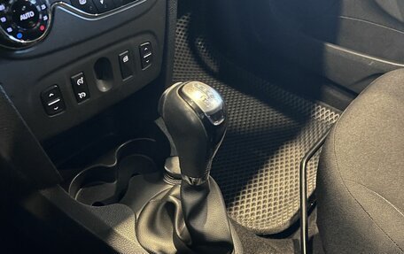 Renault Sandero II рестайлинг, 2016 год, 1 060 000 рублей, 31 фотография