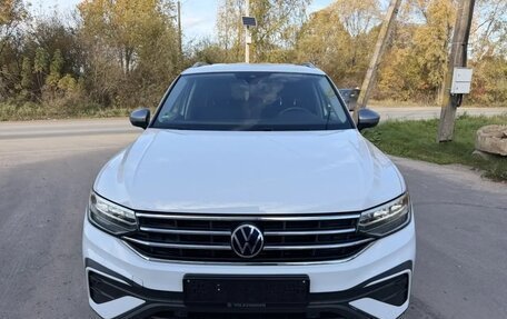 Volkswagen Tiguan II, 2022 год, 2 342 000 рублей, 8 фотография