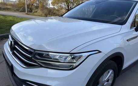 Volkswagen Tiguan II, 2022 год, 2 342 000 рублей, 7 фотография