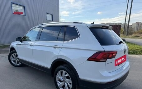 Volkswagen Tiguan II, 2022 год, 2 342 000 рублей, 4 фотография
