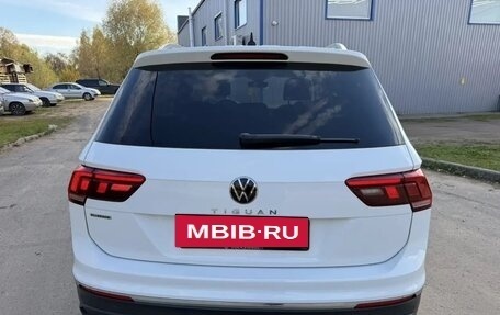 Volkswagen Tiguan II, 2022 год, 2 342 000 рублей, 9 фотография