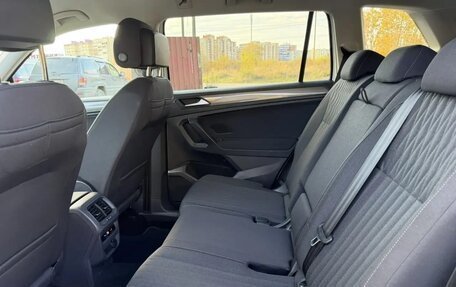 Volkswagen Tiguan II, 2022 год, 2 342 000 рублей, 13 фотография