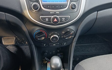 Hyundai Solaris II рестайлинг, 2013 год, 715 000 рублей, 16 фотография