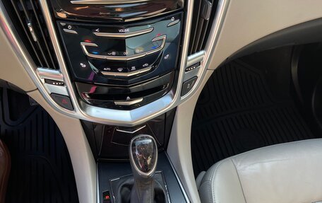 Cadillac SRX II рестайлинг, 2014 год, 1 600 000 рублей, 10 фотография