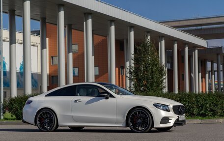 Mercedes-Benz E-Класс, 2017 год, 4 390 000 рублей, 3 фотография