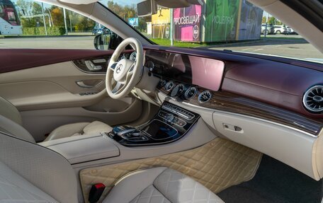 Mercedes-Benz E-Класс, 2017 год, 4 390 000 рублей, 25 фотография