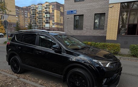 Toyota RAV4, 2017 год, 3 350 000 рублей, 3 фотография