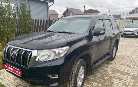 Toyota Land Cruiser Prado 150 рестайлинг, 2022 год, 6 000 000 рублей, 6 фотография