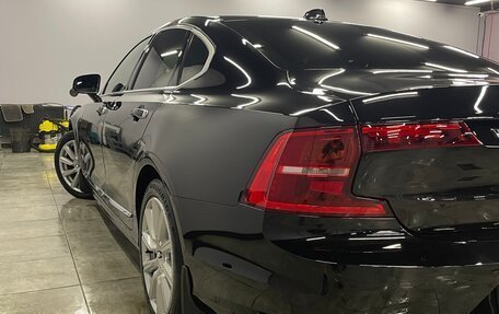 Volvo S90 II рестайлинг, 2019 год, 2 650 000 рублей, 10 фотография