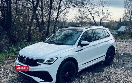 Volkswagen Tiguan II, 2021 год, 4 150 000 рублей, 2 фотография