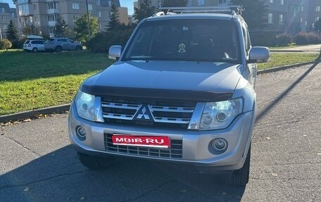 Mitsubishi Pajero IV рестайлинг 2, 2011 год, 2 000 000 рублей, 1 фотография