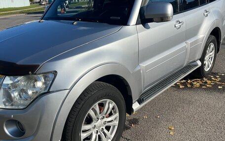 Mitsubishi Pajero IV рестайлинг 2, 2011 год, 2 000 000 рублей, 3 фотография