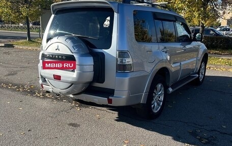 Mitsubishi Pajero IV рестайлинг 2, 2011 год, 2 000 000 рублей, 4 фотография