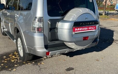 Mitsubishi Pajero IV рестайлинг 2, 2011 год, 2 000 000 рублей, 5 фотография