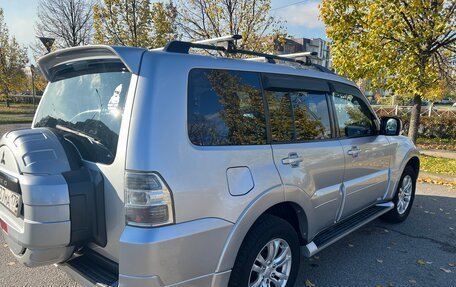 Mitsubishi Pajero IV рестайлинг 2, 2011 год, 2 000 000 рублей, 23 фотография