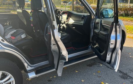 Mitsubishi Pajero IV рестайлинг 2, 2011 год, 2 000 000 рублей, 24 фотография