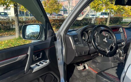 Mitsubishi Pajero IV рестайлинг 2, 2011 год, 2 000 000 рублей, 28 фотография