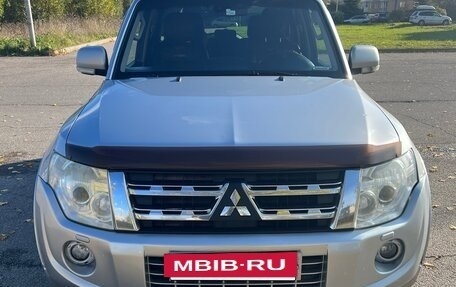 Mitsubishi Pajero IV рестайлинг 2, 2011 год, 2 000 000 рублей, 26 фотография