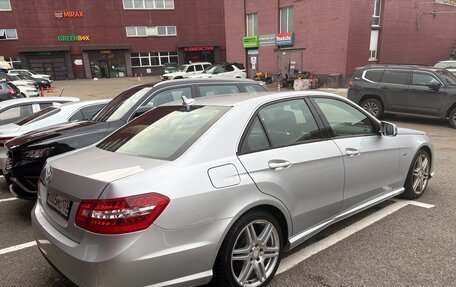 Mercedes-Benz E-Класс, 2011 год, 1 900 000 рублей, 3 фотография