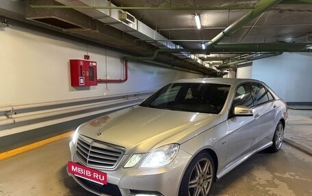 Mercedes-Benz E-Класс, 2011 год, 1 900 000 рублей, 5 фотография