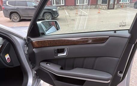 Mercedes-Benz E-Класс, 2011 год, 1 900 000 рублей, 12 фотография