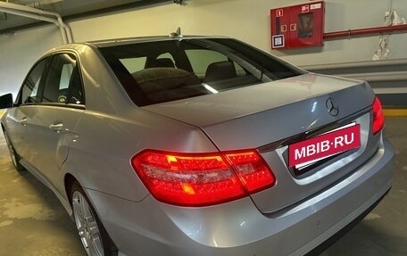 Mercedes-Benz E-Класс, 2011 год, 1 900 000 рублей, 6 фотография