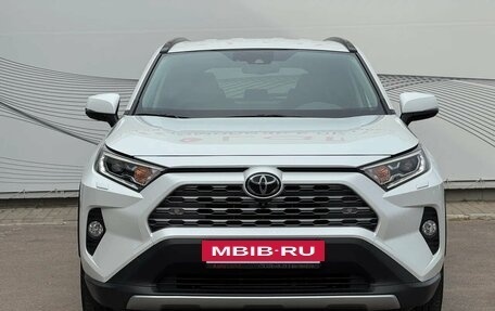 Toyota RAV4, 2020 год, 3 700 000 рублей, 2 фотография