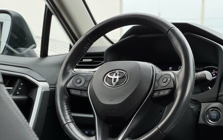 Toyota RAV4, 2020 год, 3 700 000 рублей, 10 фотография