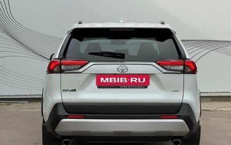 Toyota RAV4, 2020 год, 3 700 000 рублей, 6 фотография