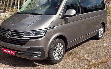 Volkswagen Caravelle T6 рестайлинг, 2020 год, 4 290 000 рублей, 1 фотография