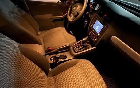 Volkswagen Jetta VII, 2012 год, 850 000 рублей, 5 фотография