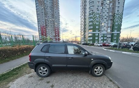 Hyundai Tucson III, 2008 год, 750 000 рублей, 2 фотография