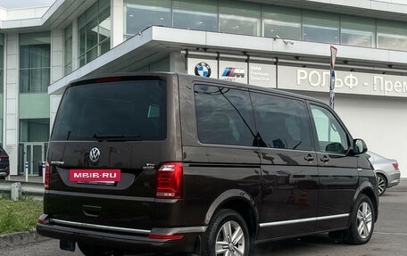 Volkswagen Multivan T6 рестайлинг, 2017 год, 4 300 000 рублей, 5 фотография